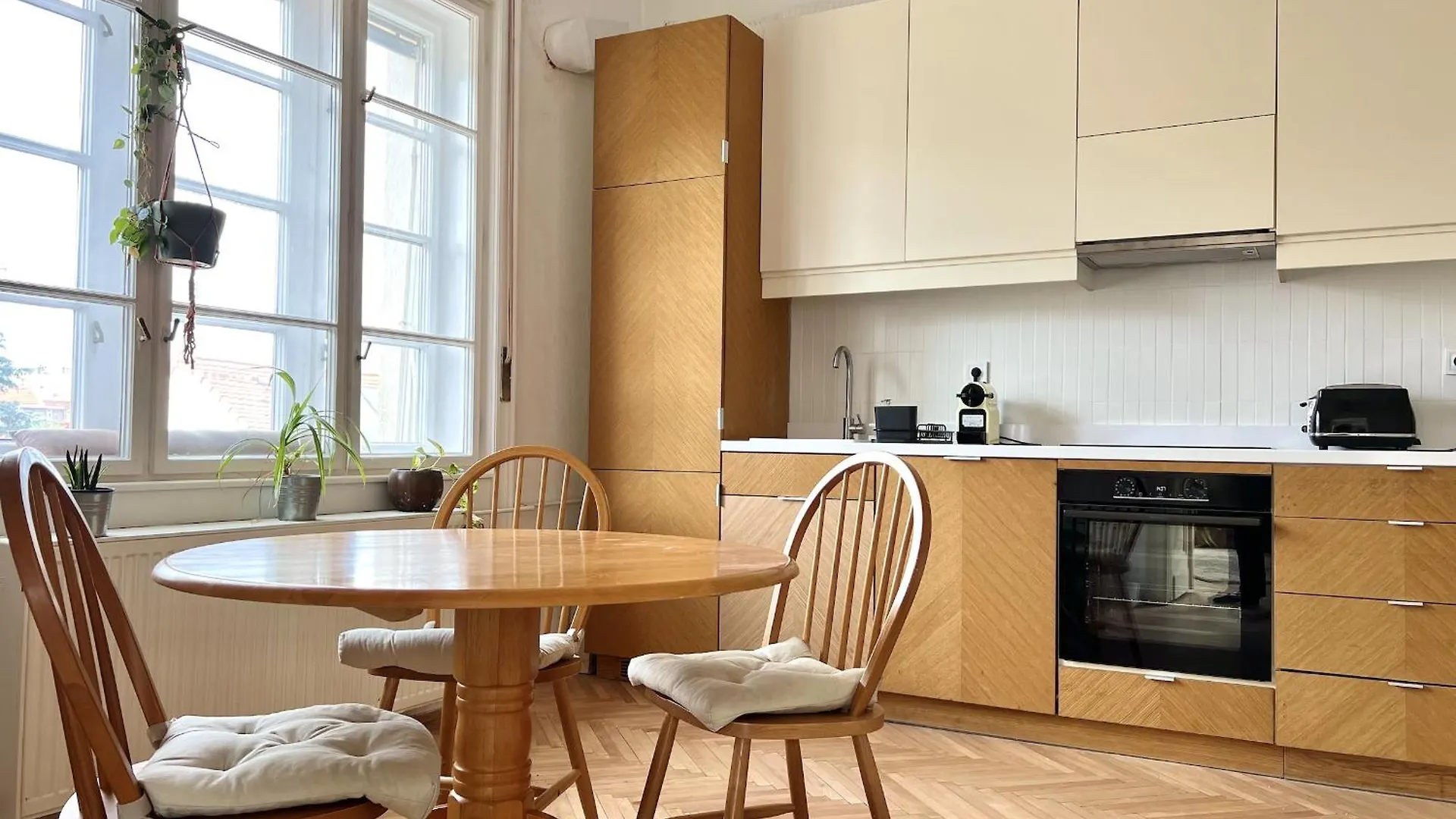 Cozy Top Floor Room 부다페스트 헝가리