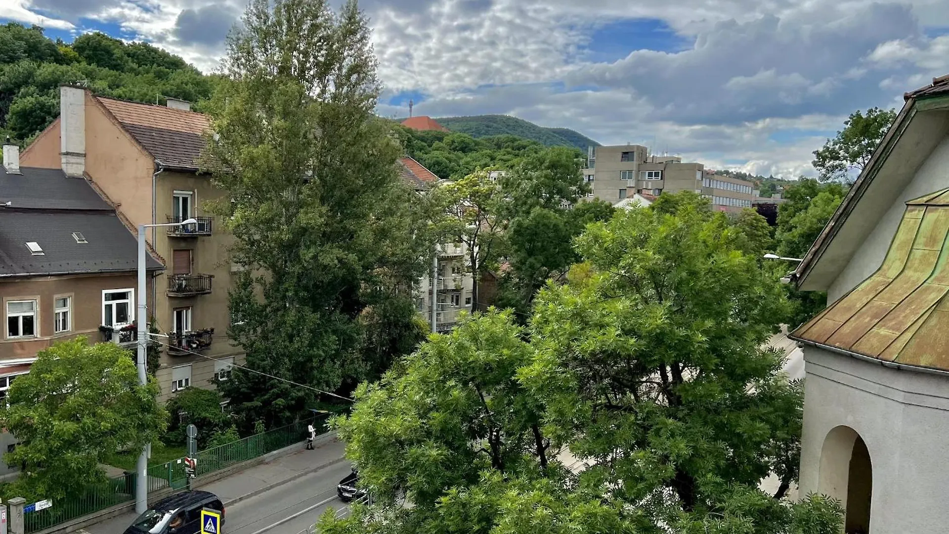 Cozy Top Floor Room 부다페스트 헝가리