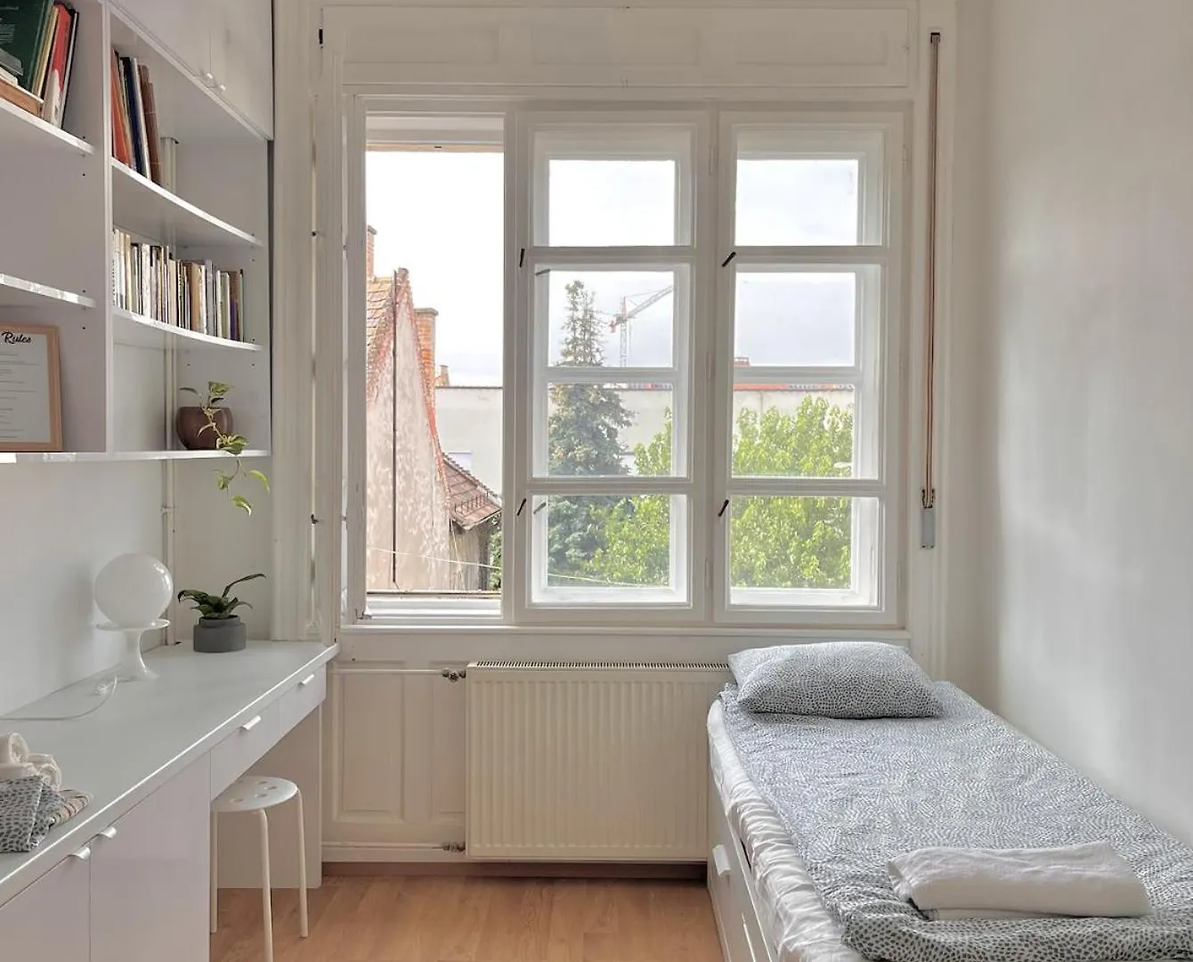 Cozy Top Floor Room 부다페스트 0*,  헝가리